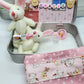 🔥 50% OFF! 🎁 Bunny Mummy & Baby Plush Pocket Tin – Handmade Easter Collectible with Cozy Blanket (Pink/Blue Ears) 🐇🎁