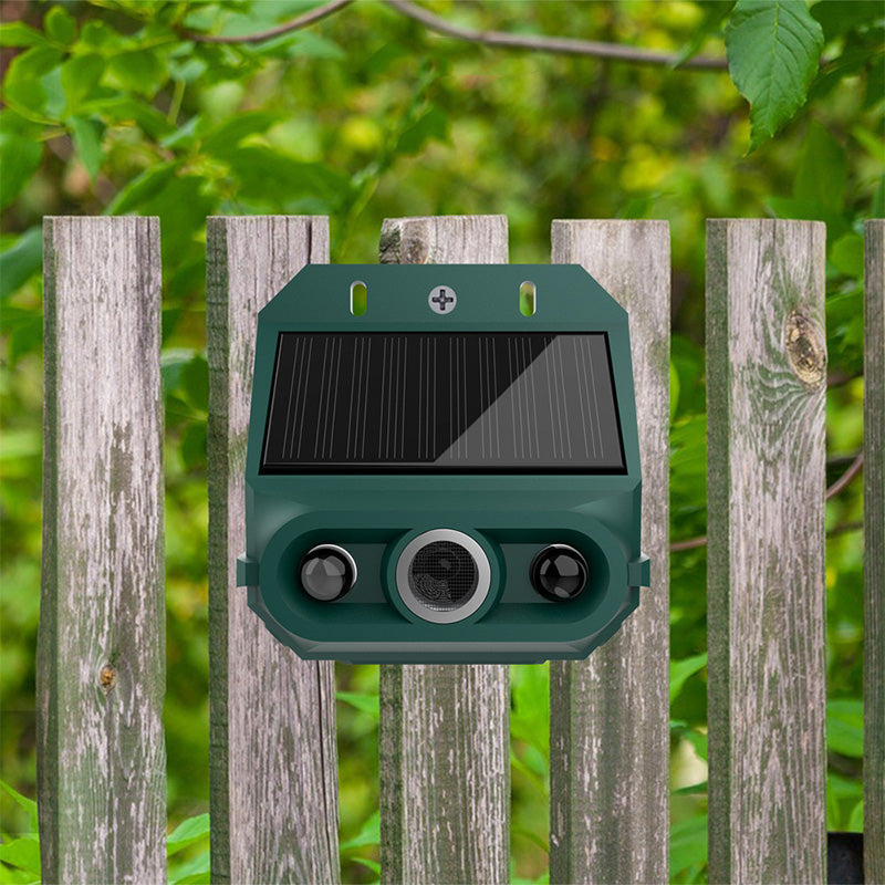 🥳2026 HOT SALE🥳💞50K+ SOLD!🌳🔊 50% OFF! Solar Powered Animal Repeller – Ultrasonic + flashing light. Weatherproof, 24/7 protection. Keep pests away naturally. 🏡💚