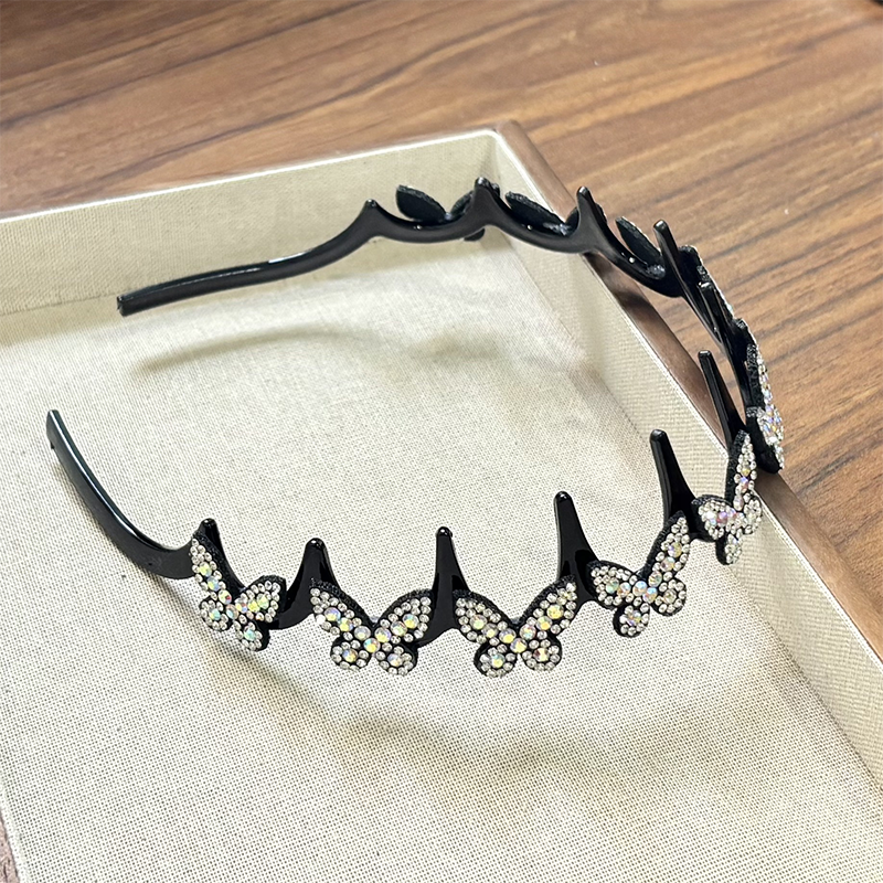 Wavy Crystal Headband Set - Lightweight Non-Slip Girly Feminine Hair Accessory, Sparkling Crystal-Accented Wave-Shape Band for Weddings & Everyday Wear, Girly Feminine Items