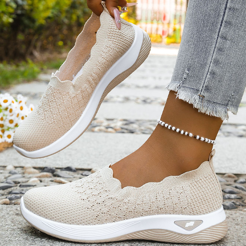 Women's Lightweight Breathable Walking Shoes