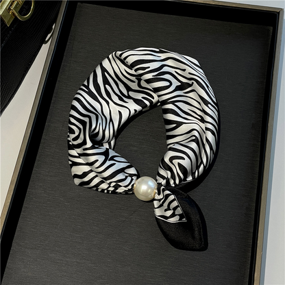✨ No-Tie Magnetic Pearl Clasp Scarf – Elegant Style & Effortless Comfort 🤍