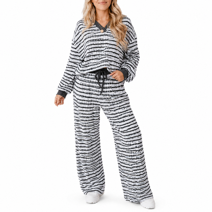 Women's Striped Casual Loungewear Set Long Sleeve V Neck Top and Wide Leg Pants Two Piece Relaxed Fit Set