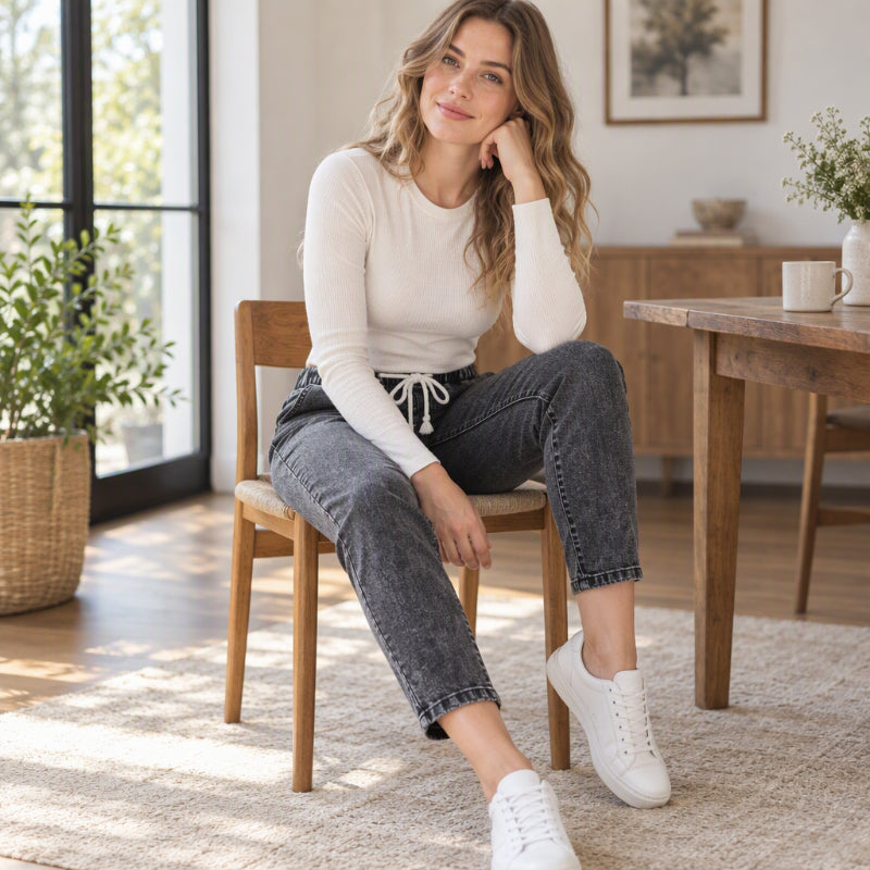 Women's Elastic Waist Slim-Fit Cropped Jeans