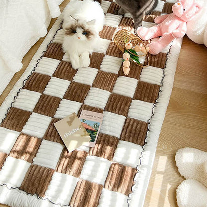 Cream-coloured Large Plaid Square Pet Carpet Bed Sofa Cover